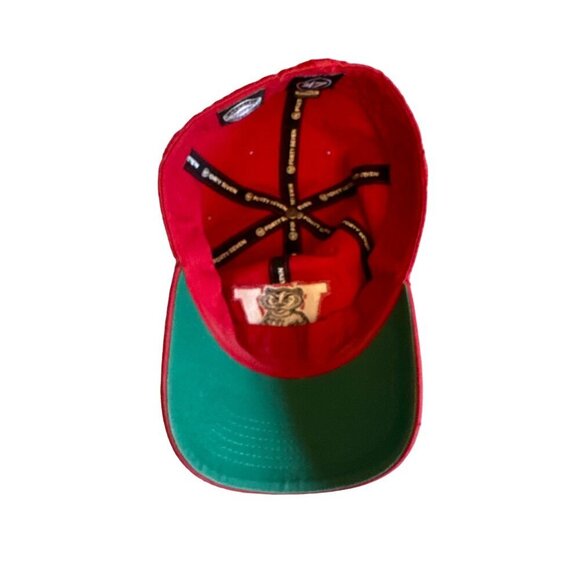Wisconsin Badgers Small Red Baseball Cap With Embroidered Logo - Picture 5 of 7